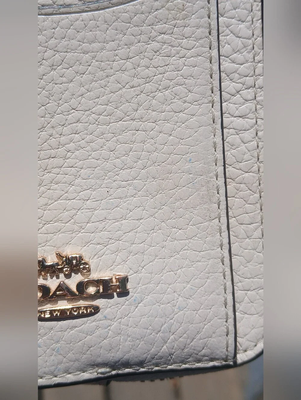Coach Pebbled Leather Card Case in Off-White with Gold Hardware - Picture 2 of 12